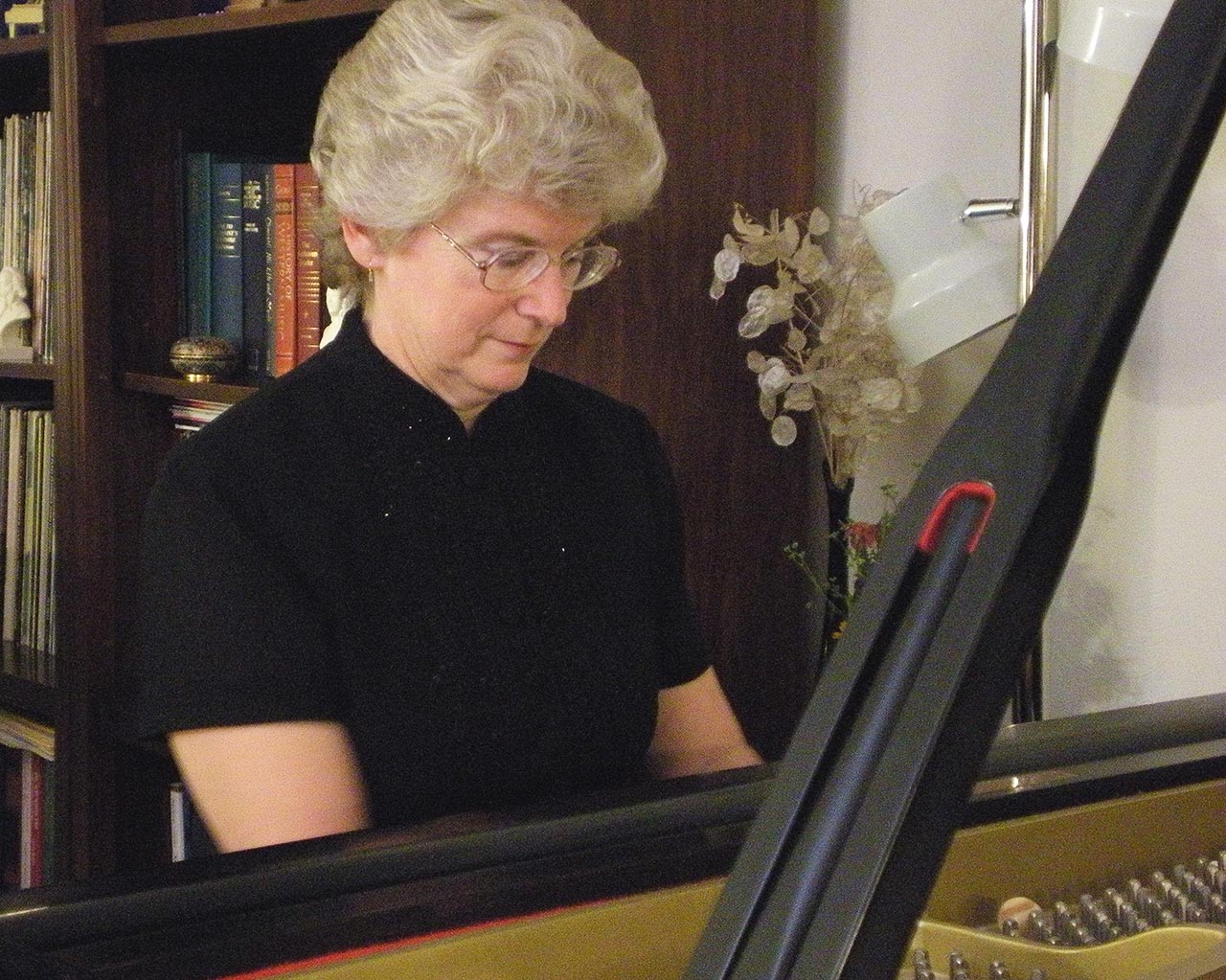 Jeanette Winsor, pianist, will perform Variations on Shenandoah and Vibes on September 16 and September 23, 2023